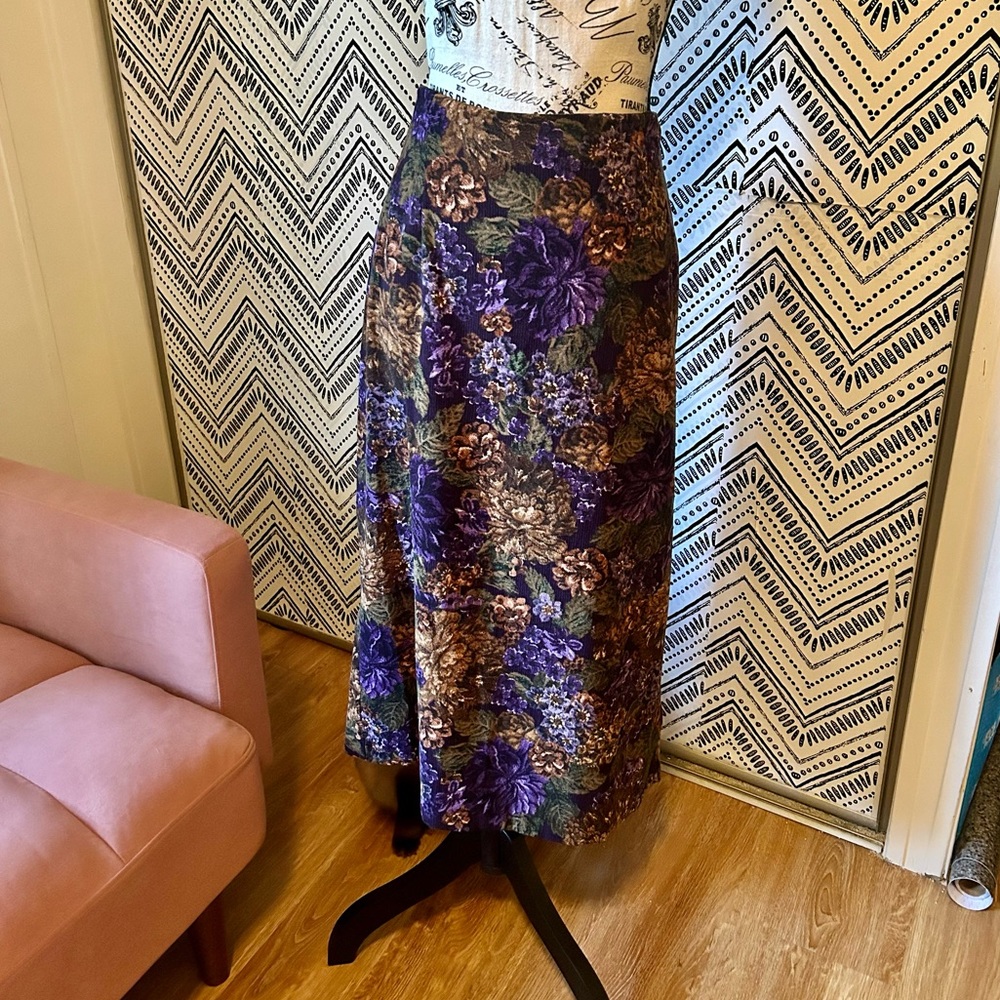 Briggs New York, Long Fall Inspired Skirt.